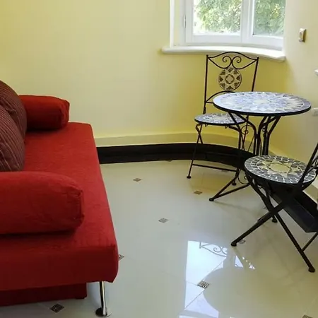 מלון Hotel-villa Lalee 3*