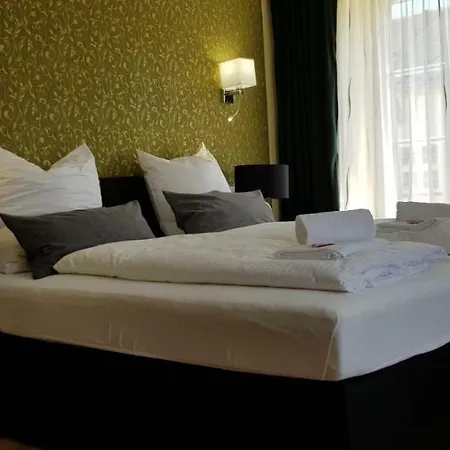 מלון Hotel-villa Lalee 3*