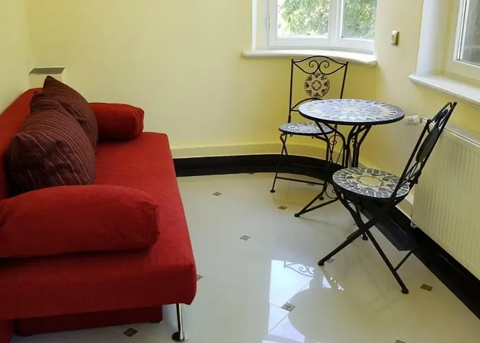 Ξενοδοχείο Hotel-villa Lalee 3*